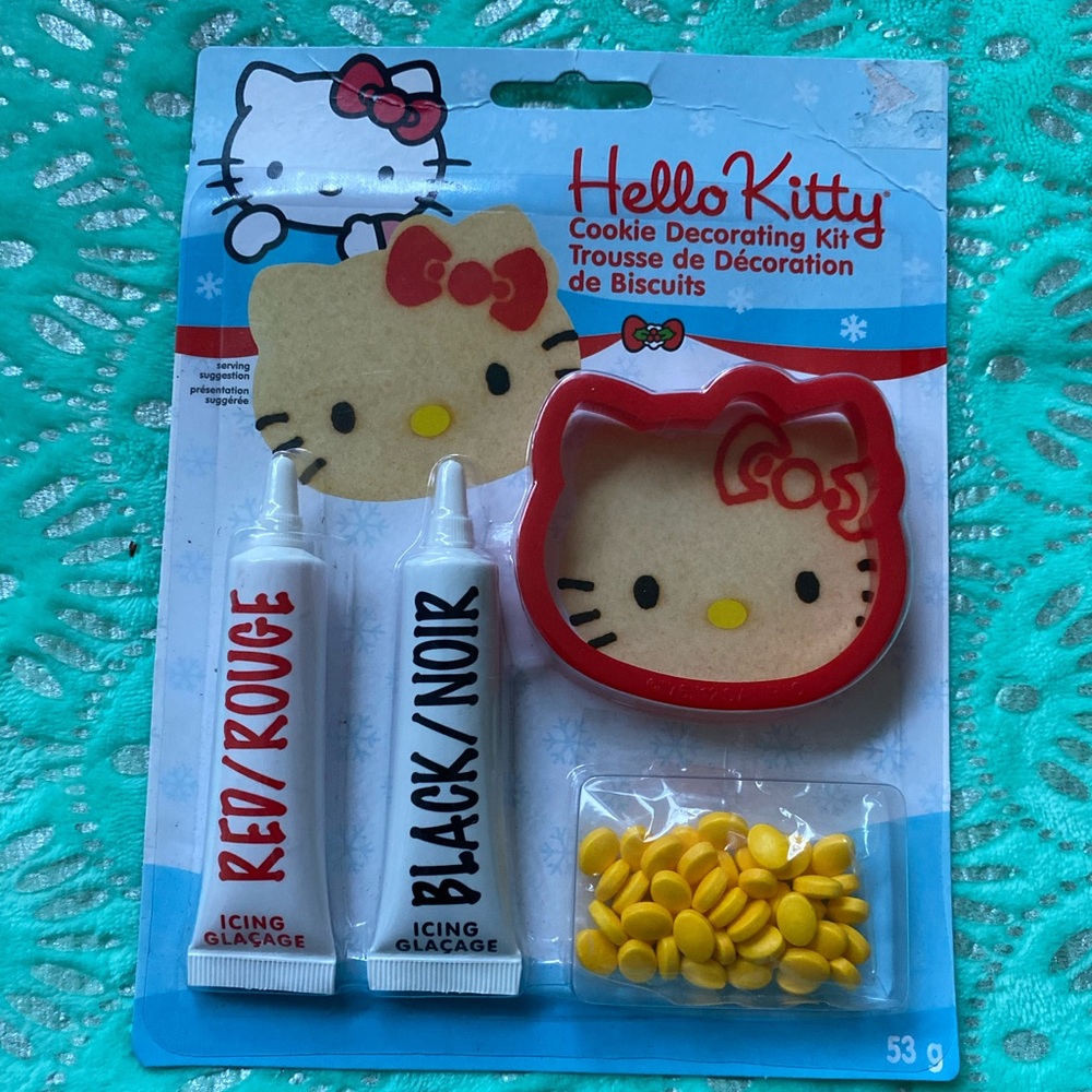 VINTAGE HELLO KITTY COOKIE CUTTER